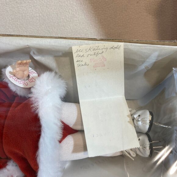 Vintage Vogue Ginny Dolls and Clothes with‎ Trunk and Stands Lot - Mixed Years - Picture 6 of 16